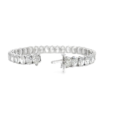 18k White Gold Oval Diamond Tennis Bracelet, 33.16 Carats, 7-Inch