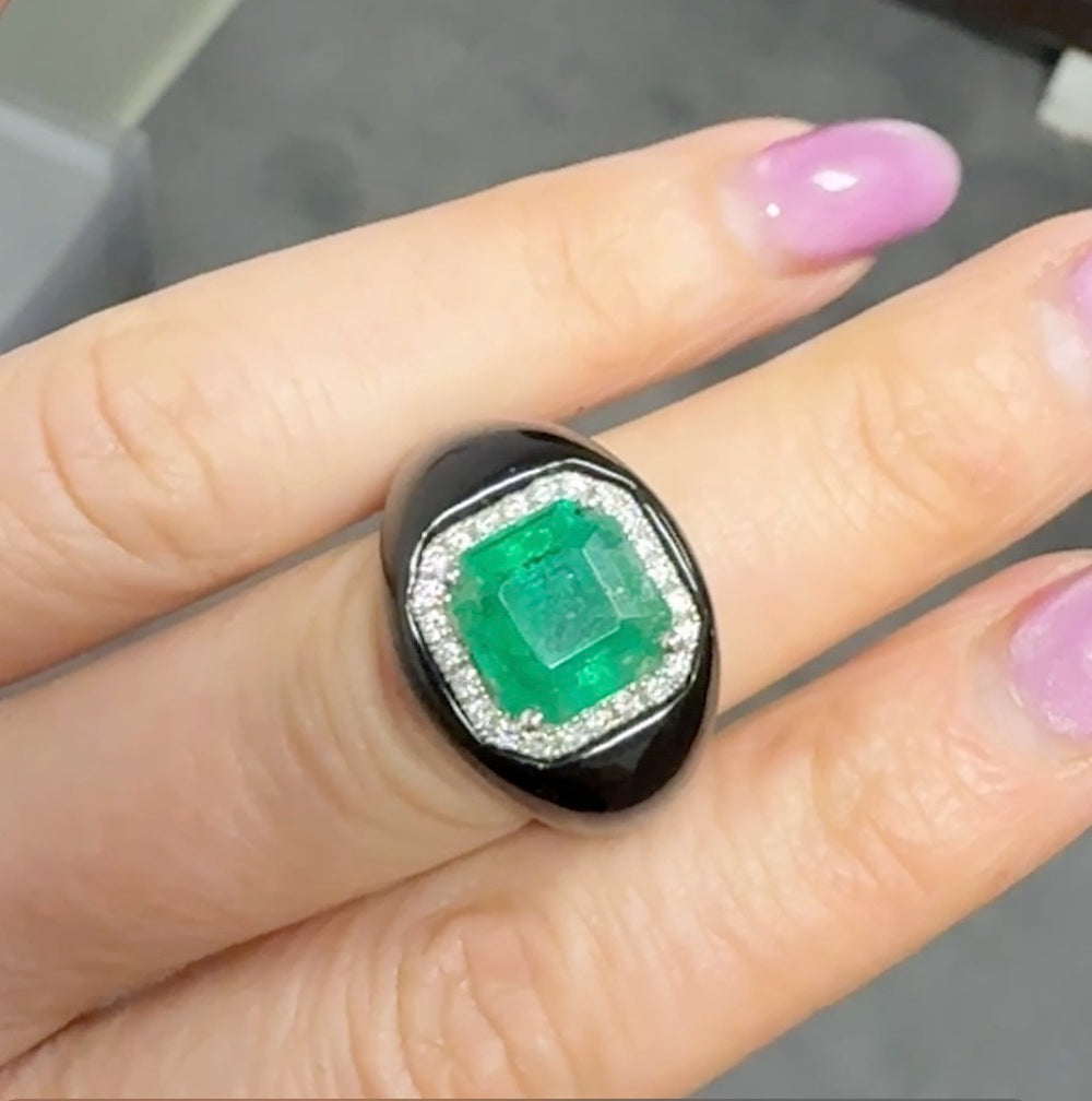 18K White Gold Emerald Diamond Black Agate Cocktail Ring