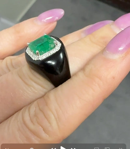 18K White Gold Emerald Diamond Black Agate Cocktail Ring