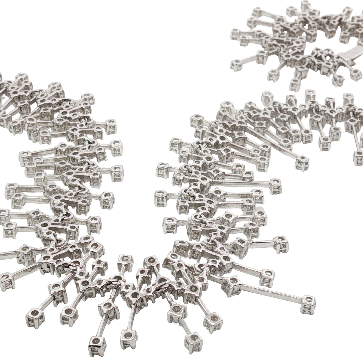 15.50 carat round brilliant diamond fringe chandelier necklace in 18K white gold featuring articulated geometric bars and graduated diamond drops.