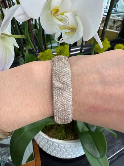 4.65 Carat Yellow Gold Diamond Bangle Bracelet