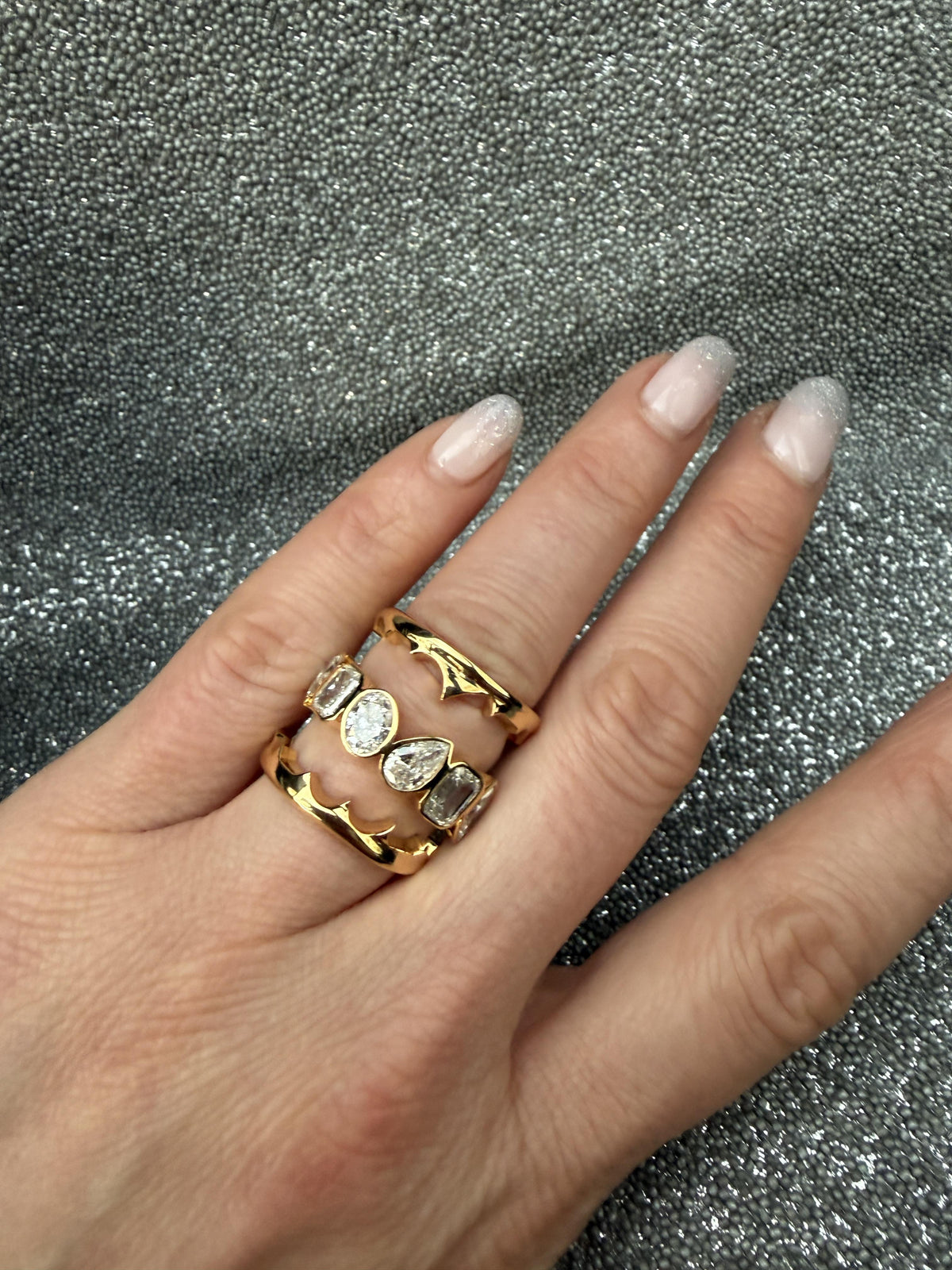 18k yellow gold 3 pc ring set with diamonds. 24.5g.