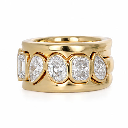 18k yellow gold 3 pc ring set with diamonds. 24.5g.