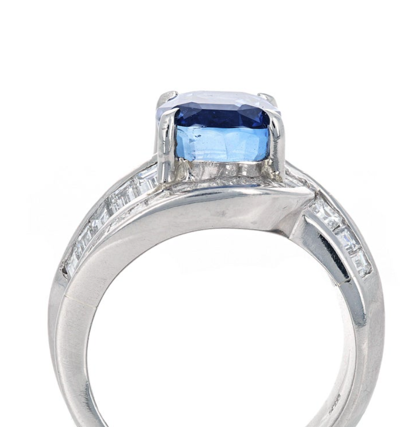 Certified 5.54 Carat No Heat Sapphire and Diamond Cocktail Ring